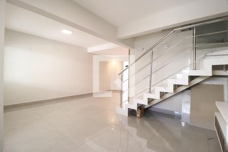 Sala de casa de condomínio para alugar com 3 quartos, 170m² em Morada da Colina, Uberlândia