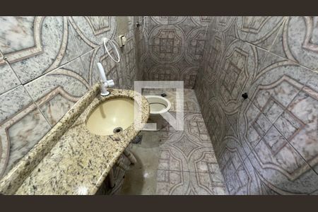 Banheiro de casa para alugar com 1 quarto, 70m² em Jardim Olavo Bilac, Duque de Caxias