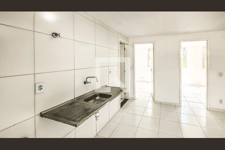 Sala/Cozinha de apartamento para alugar com 2 quartos, 53m² em Vila Natal, São Paulo