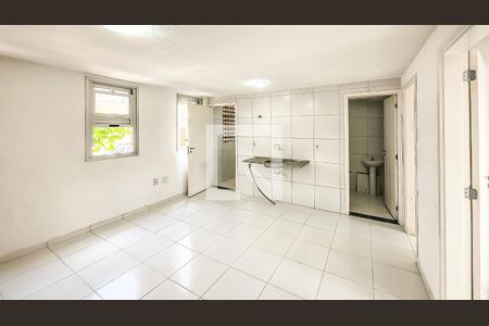Sala/Cozinha de apartamento para alugar com 2 quartos, 53m² em Vila Natal, São Paulo