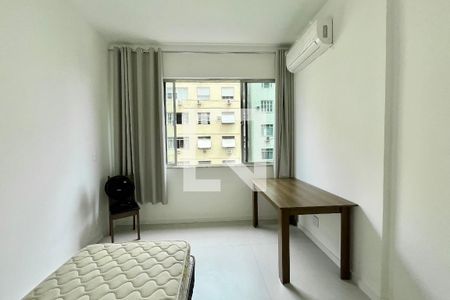 Quarto 1 de apartamento à venda com 3 quartos, 100m² em Copacabana, Rio de Janeiro