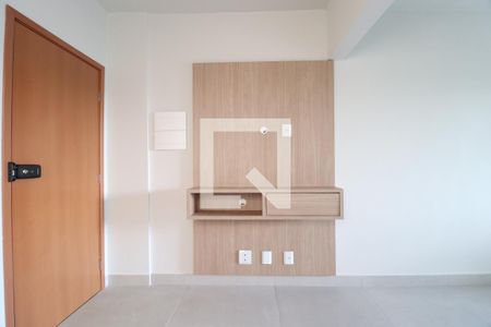 Sala de apartamento para alugar com 2 quartos, 45m² em Tibery, Uberlândia