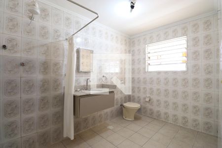 Banheiro de casa para alugar com 1 quarto, 60m² em Lapa, São Paulo