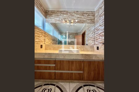 Banheiro de apartamento à venda com 3 quartos, 120m² em Vila Lidia, Campinas