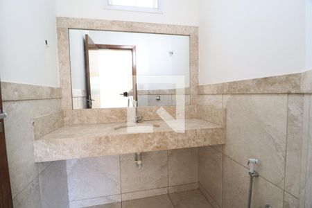 Lavabo de casa de condomínio para alugar com 3 quartos, 210m² em Jardim Holanda, Uberlândia