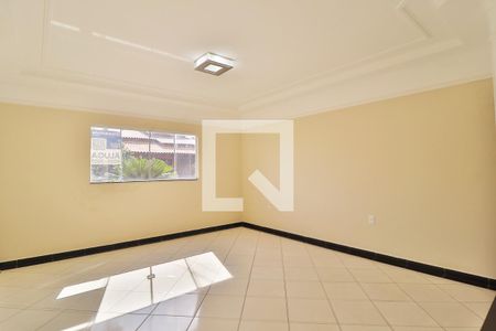 Sala de casa de condomínio para alugar com 3 quartos, 210m² em Jardim Holanda, Uberlândia