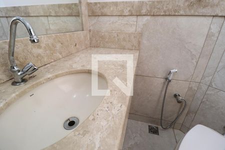 Lavabo de casa de condomínio para alugar com 3 quartos, 210m² em Jardim Holanda, Uberlândia