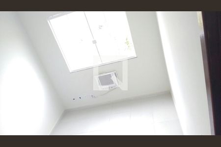 Quarto de apartamento para alugar com 2 quartos, 68m² em Caxito, Maricá