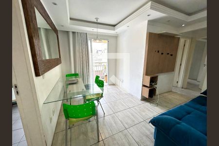 Sala de apartamento para alugar com 2 quartos, 58m² em Vila das Palmeiras, Guarulhos