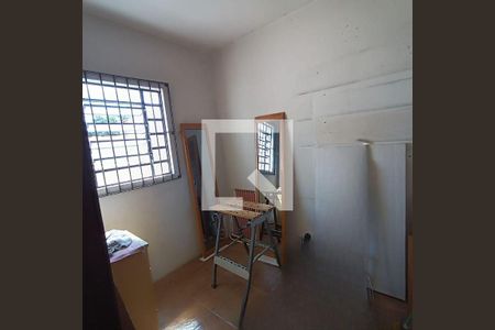 Casa à venda com 3 quartos, 179m² em Parque Sao Domingos, São Paulo