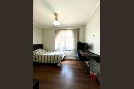 Casa à venda com 3 quartos, 180m² em Parque Sao Domingos, São Paulo