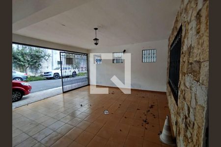 Casa à venda com 3 quartos, 196m² em Parque Maria Domitila, São Paulo