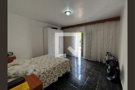 Casa à venda com 3 quartos, 196m² em Parque Maria Domitila, São Paulo