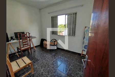 Casa à venda com 3 quartos, 196m² em Parque Maria Domitila, São Paulo