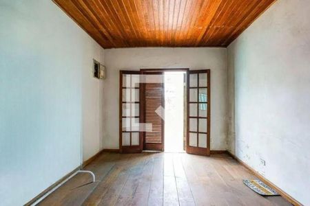 Casa à venda com 4 quartos, 180m² em Vila Ipojuca, São Paulo