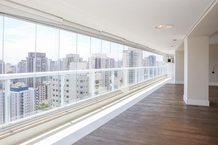 Sala e Sacada de apartamento à venda com 3 quartos, 175m² em Perdizes, São Paulo