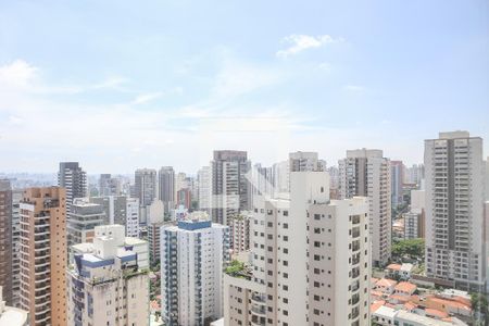 Vista da Sala e Sacada de apartamento à venda com 3 quartos, 175m² em Perdizes, São Paulo