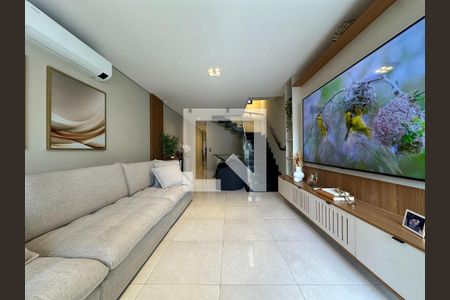 Casa à venda com 3 quartos, 206m² em Parque Sao Domingos, São Paulo