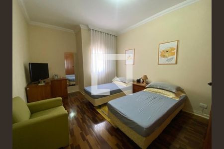 Casa à venda com 3 quartos, 180m² em Vila Mangalot, São Paulo