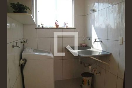 Casa à venda com 3 quartos, 303m² em Jardim Monjolo, São Paulo