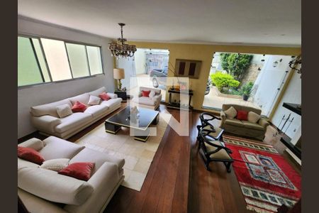 Casa à venda com 4 quartos, 310m² em Vila Pereira Barreto, São Paulo