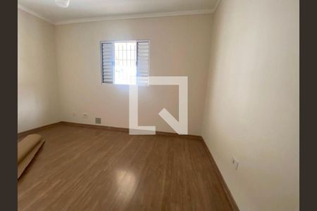 Casa à venda com 4 quartos, 217m² em Jardim Santo Elias, São Paulo