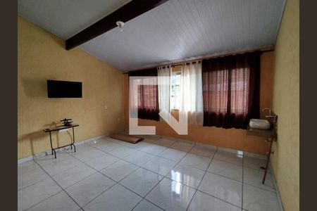 Casa à venda com 4 quartos, 217m² em Jardim Santo Elias, São Paulo