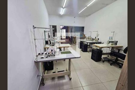 Casa à venda com 4 quartos, 300m² em Água Branca, São Paulo