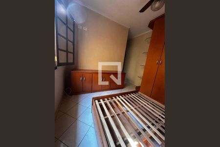 Casa à venda com 3 quartos, 111m² em Vila Zat, São Paulo