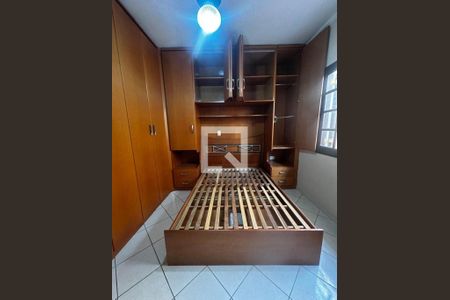 Casa à venda com 3 quartos, 111m² em Vila Zat, São Paulo