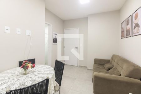 Sala  de apartamento para alugar com 2 quartos, 38m² em Jardim Danfer, São Paulo
