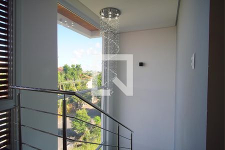 Escada - Acesso Quartos de casa para alugar com 3 quartos, 199m² em Jardim Itu, Porto Alegre