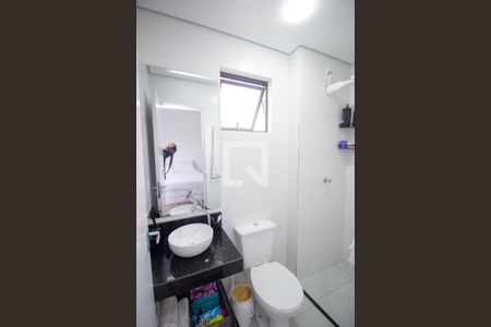 Banheiro da Suíte de apartamento para alugar com 2 quartos, 66m² em Centro, Contagem