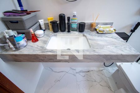 Banheiro da Suíte de casa de condomínio para alugar com 3 quartos, 149m² em Parque São Bento, Sorocaba