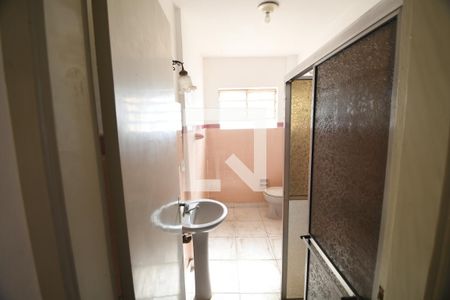 Banheiro de apartamento à venda com 1 quarto, 65m² em Centro, Campinas