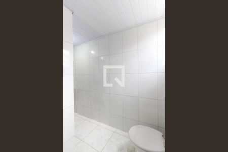 Banheiro de casa para alugar com 2 quartos, 42m² em Vila Campanela, São Paulo