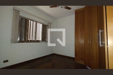 Casa à venda com 4 quartos, 256m² em Parque Sao Domingos, São Paulo