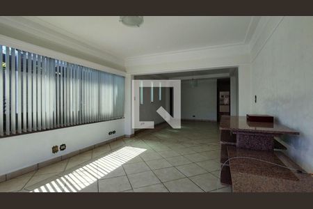 Casa à venda com 4 quartos, 256m² em Parque Sao Domingos, São Paulo