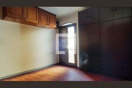 Casa à venda com 3 quartos, 400m² em Chácara Jaraguá, São Paulo