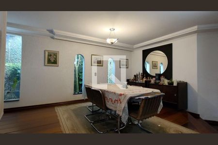 Casa à venda com 3 quartos, 400m² em Chácara Jaraguá, São Paulo