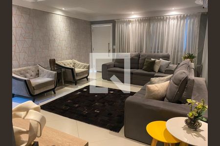 Casa à venda com 3 quartos, 168m² em Parque Maria Domitila, São Paulo