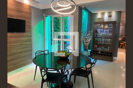 Casa à venda com 3 quartos, 168m² em Parque Maria Domitila, São Paulo