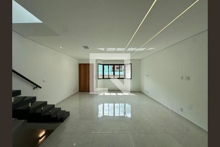 Casa à venda com 3 quartos, 256m² em Imirim, São Paulo