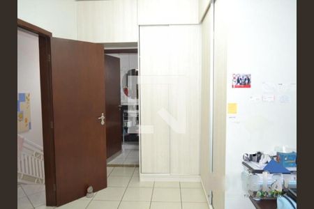 Casa à venda com 5 quartos, 220m² em Vila Miriam, São Paulo