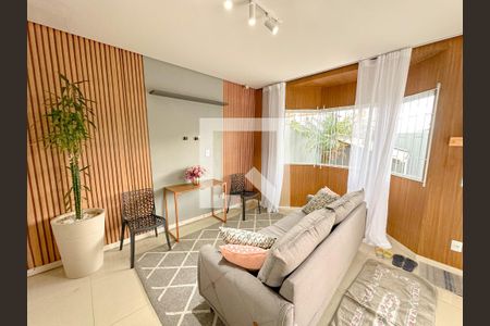 Sala de TV de casa para alugar com 5 quartos, 176m² em Areias, São José