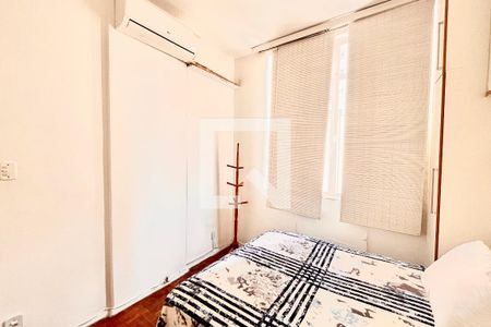 Quarto 1 de apartamento à venda com 2 quartos, 64m² em Copacabana, Rio de Janeiro