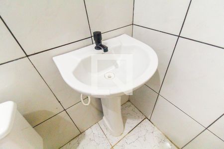 Banheiro da Suíte 1 de casa à venda com 2 quartos, 50m² em Vila Carmosina, São Paulo