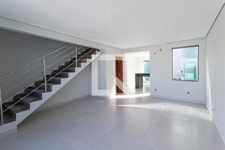 Sala de casa à venda com 3 quartos, 145m² em Morro do Confisco, Contagem