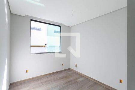 Quarto 1 de casa à venda com 3 quartos, 145m² em Morro do Confisco, Contagem