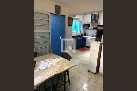 Casa à venda com 4 quartos, 234m² em Vila Albertina, São Paulo